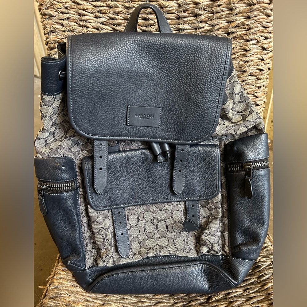 Coach signature back pack